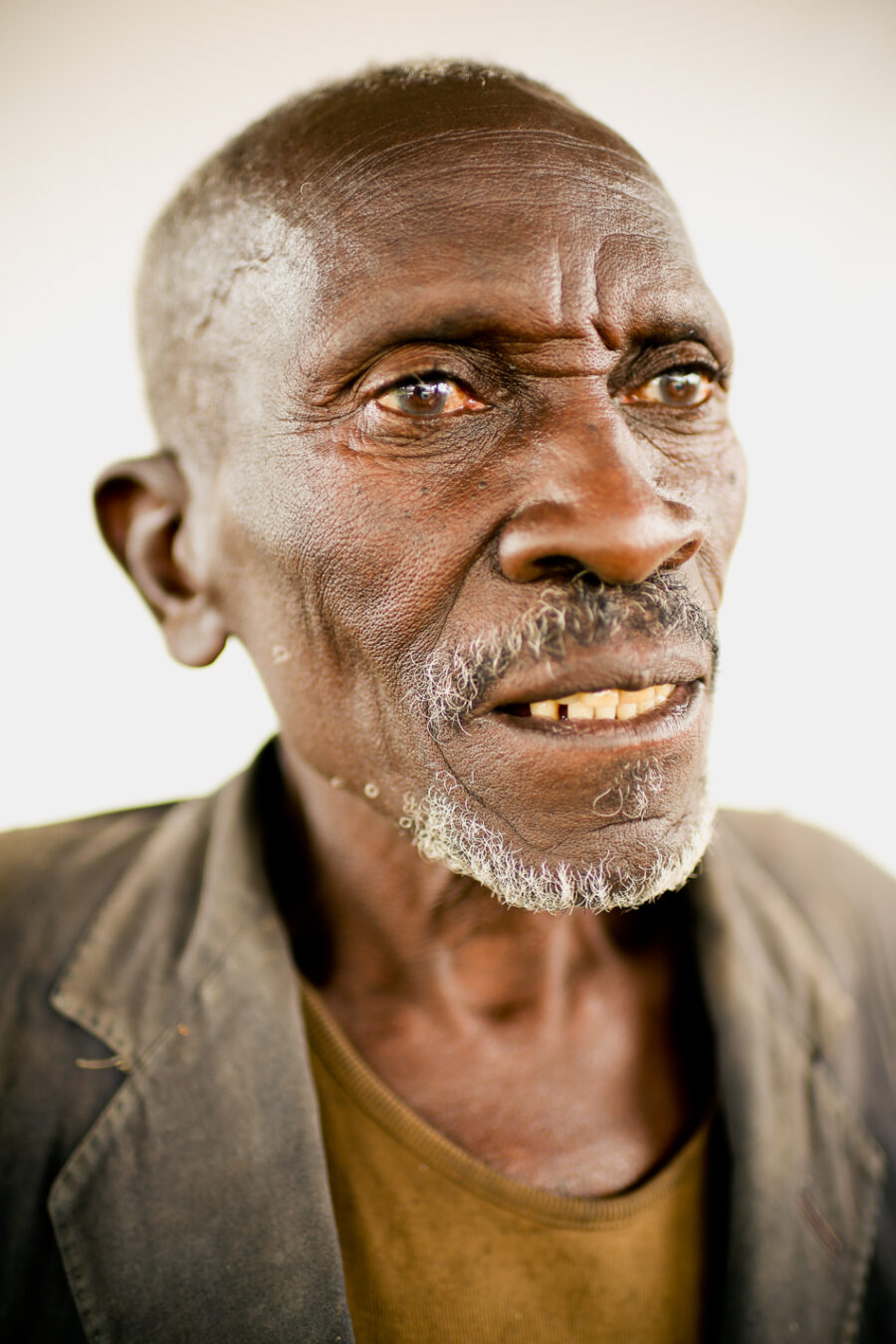 coffee farmer, burundi coffee farmer, long miles coffee project, 