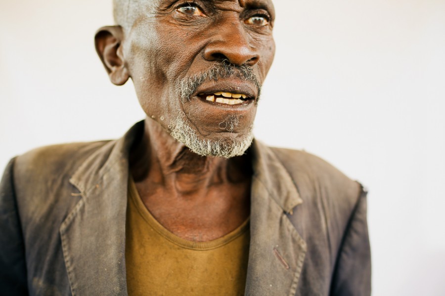 coffee farmer, burundi coffee farmer, long miles coffee project, 