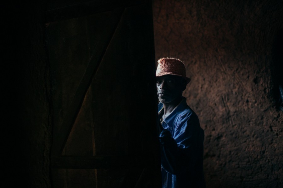 africans drinking coffee, african coffee, burundi coffee, garaho hill, gahaga hill, coffee farmers 